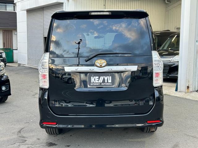 ヴォクシー ZS 煌【後期型・フロントドラレコ】 距離50768キロ/2022年製造/タイヤ/社外7型ナビ/フルセグ/CD/DVD/バックカメラ/両側自動ドア/HID/フォグ/社外アルミ/リアスポ/パドルシフト/スマートキー/ETC/Pスタート(12枚目)