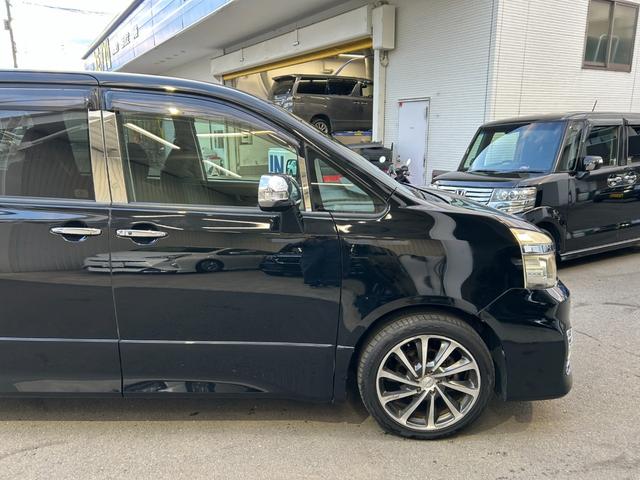 ヴォクシー ZS 煌【後期型・フロントドラレコ】 距離50768キロ/2022年製造/タイヤ/社外7型ナビ/フルセグ/CD/DVD/バックカメラ/両側自動ドア/HID/フォグ/社外アルミ/リアスポ/パドルシフト/スマートキー/ETC/Pスタート(16枚目)