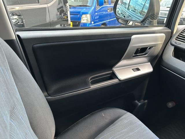 ヴォクシー ZS 煌【後期型・フロントドラレコ】 距離50768キロ/2022年製造/タイヤ/社外7型ナビ/フルセグ/CD/DVD/バックカメラ/両側自動ドア/HID/フォグ/社外アルミ/リアスポ/パドルシフト/スマートキー/ETC/Pスタート(22枚目)