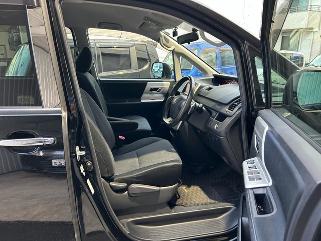 ヴォクシー ZS 煌【後期型・フロントドラレコ】 距離50768キロ/2022年製造/タイヤ/社外7型ナビ/フルセグ/CD/DVD/バックカメラ/両側自動ドア/HID/フォグ/社外アルミ/リアスポ/パドルシフト/スマートキー/ETC/Pスタート(25枚目)