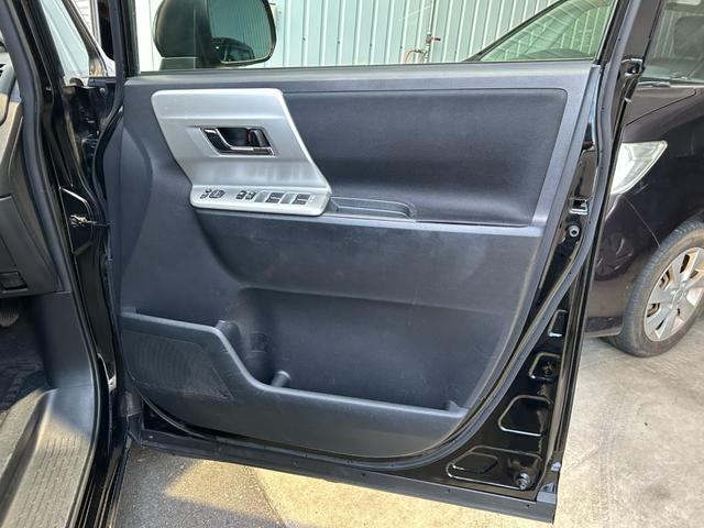 ヴォクシー ZS 煌【後期型・フロントドラレコ】 距離50768キロ/2022年製造/タイヤ/社外7型ナビ/フルセグ/CD/DVD/バックカメラ/両側自動ドア/HID/フォグ/社外アルミ/リアスポ/パドルシフト/スマートキー/ETC/Pスタート(26枚目)