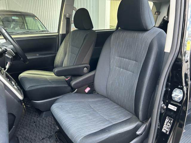 ヴォクシー ZS 煌【後期型・フロントドラレコ】 距離50768キロ/2022年製造/タイヤ/社外7型ナビ/フルセグ/CD/DVD/バックカメラ/両側自動ドア/HID/フォグ/社外アルミ/リアスポ/パドルシフト/スマートキー/ETC/Pスタート(31枚目)