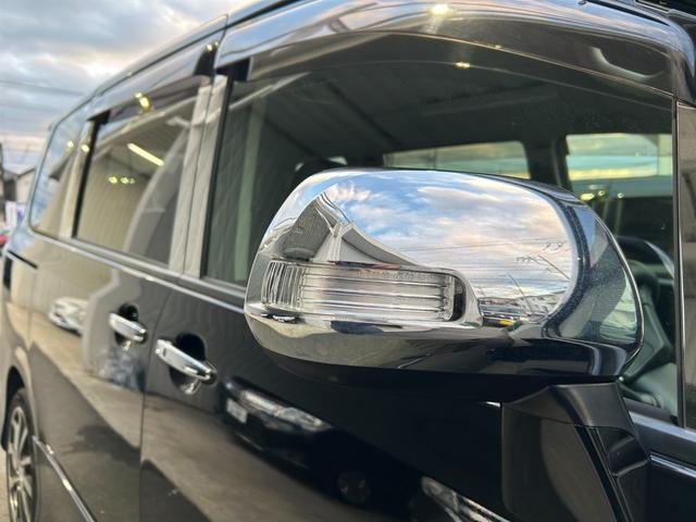 ヴォクシー ZS 煌【後期型・フロントドラレコ】 距離50768キロ/2022年製造/タイヤ/社外7型ナビ/フルセグ/CD/DVD/バックカメラ/両側自動ドア/HID/フォグ/社外アルミ/リアスポ/パドルシフト/スマートキー/ETC/Pスタート(60枚目)