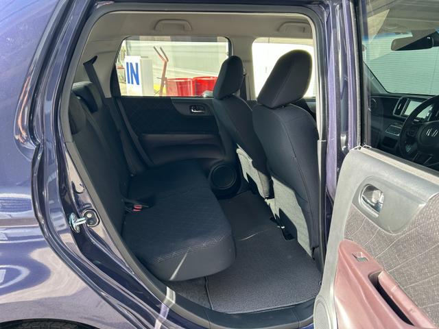 Ｎ－ＯＮＥ プレミアム　ＳＳパッケージ　◆【禁煙・純正７型ナビ・ＥＴＣ】　１０，１２２ＫＭ／フルセグ／ＣＤ／ＤＶＤ／ＢＴオーディオ／バックカメラ／シートヒーター／ＨＩＤライト／アイドリングストップ／盗難防止装置／スマートキー／横滑り防止／保証書／取扱説明書／スペアキー（28枚目）