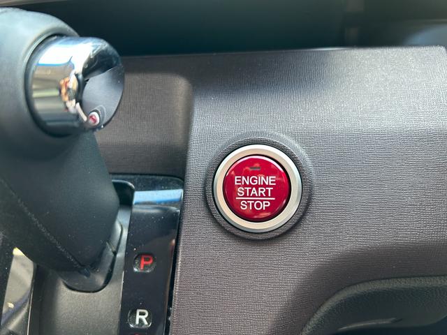 Ｎ－ＯＮＥ プレミアム　ＳＳパッケージ　◆【禁煙・純正７型ナビ・ＥＴＣ】　１０，１２２ＫＭ／フルセグ／ＣＤ／ＤＶＤ／ＢＴオーディオ／バックカメラ／シートヒーター／ＨＩＤライト／アイドリングストップ／盗難防止装置／スマートキー／横滑り防止／保証書／取扱説明書／スペアキー（65枚目）