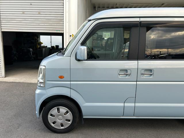 エブリイワゴン JP■下取直販車【禁煙/ETC/キーレス/オーディオ/CD】 AM・FMラジオ/電格ミラー/パワステ/パワーウィンドウ/ABS/ダブルエアバッグ/ヘッドライトレベライザー/保証書/取扱説明書/スペアキー有(16枚目)