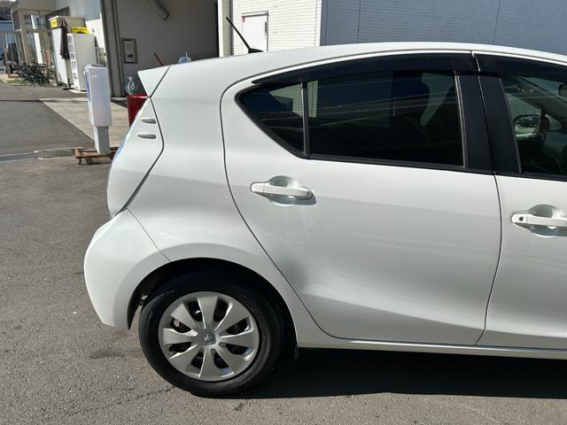 アクア Ｇ■２ＷＤ【禁煙・純正ナビ・バックカメラ・モデリスタエアロ】　６７，２９０ＫＭ／神奈川仕入直販／スマートエントリー＆ＬＥＤパッケージ／ワンセグ／ＣＤ／ＢＴ接続／オートライト／ＥＴＣ／保証書／スマートキー／フルオートＡＣ／電格ミラー／横滑り防止装置／ＡＢＳ／ＴＲＣ（14枚目）