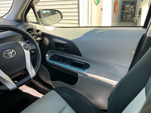 アクア Ｇ■２ＷＤ【禁煙・純正ナビ・バックカメラ・モデリスタエアロ】　６７，２９０ＫＭ／神奈川仕入直販／スマートエントリー＆ＬＥＤパッケージ／ワンセグ／ＣＤ／ＢＴ接続／オートライト／ＥＴＣ／保証書／スマートキー／フルオートＡＣ／電格ミラー／横滑り防止装置／ＡＢＳ／ＴＲＣ（21枚目）