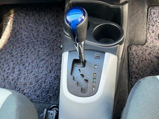 アクア Ｇ■２ＷＤ【禁煙・純正ナビ・バックカメラ・モデリスタエアロ】　６７，２９０ＫＭ／神奈川仕入直販／スマートエントリー＆ＬＥＤパッケージ／ワンセグ／ＣＤ／ＢＴ接続／オートライト／ＥＴＣ／保証書／スマートキー／フルオートＡＣ／電格ミラー／横滑り防止装置／ＡＢＳ／ＴＲＣ（41枚目）