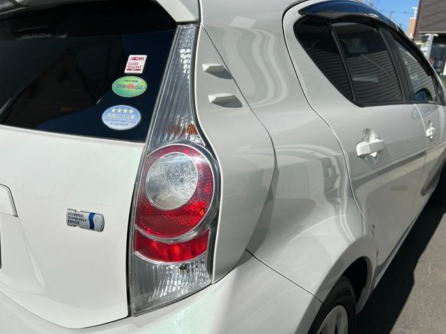 アクア Ｇ■２ＷＤ【禁煙・純正ナビ・バックカメラ・モデリスタエアロ】　６７，２９０ＫＭ／神奈川仕入直販／スマートエントリー＆ＬＥＤパッケージ／ワンセグ／ＣＤ／ＢＴ接続／オートライト／ＥＴＣ／保証書／スマートキー／フルオートＡＣ／電格ミラー／横滑り防止装置／ＡＢＳ／ＴＲＣ（63枚目）