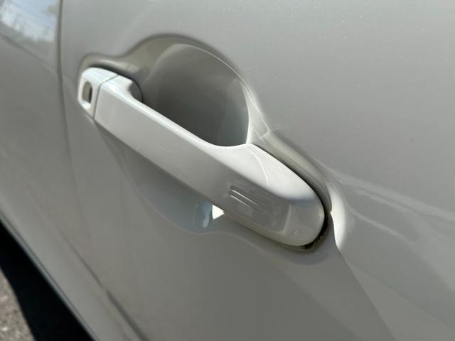 アクア Ｇ■２ＷＤ【禁煙・純正ナビ・バックカメラ・モデリスタエアロ】　６７，２９０ＫＭ／神奈川仕入直販／スマートエントリー＆ＬＥＤパッケージ／ワンセグ／ＣＤ／ＢＴ接続／オートライト／ＥＴＣ／保証書／スマートキー／フルオートＡＣ／電格ミラー／横滑り防止装置／ＡＢＳ／ＴＲＣ（67枚目）