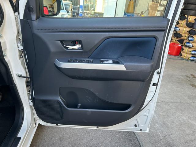 ルーミー カスタムG-T■下取直販車【禁煙/レーダーブレーキ/ターボ】 車線逸脱警報/コーナーセンサー/レーダークルコン/純正ナビ/フルセグTV/Bluetoothオーディオ/バックカメラ/ウォークスルー/両側電動スライド/LEDヘッドライト/フォグ/純正アルミ/ETC(28枚目)