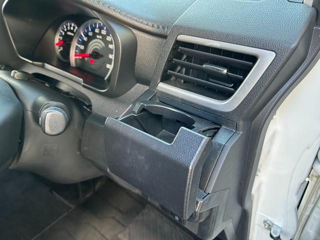 ルーミー カスタムG-T■下取直販車【禁煙/レーダーブレーキ/ターボ】 車線逸脱警報/コーナーセンサー/レーダークルコン/純正ナビ/フルセグTV/Bluetoothオーディオ/バックカメラ/ウォークスルー/両側電動スライド/LEDヘッドライト/フォグ/純正アルミ/ETC(44枚目)