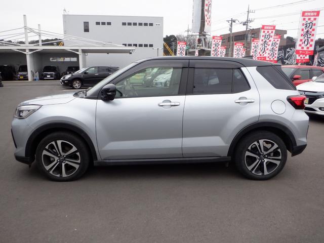 プレミアム 下取直販車・4WD・ブラックルーフ・衝突軽減ブレーキ・1オーナー・純正SDナビ・ハーフレザー・禁煙・追従クルコン・ドラレコ・BSM・ETC・純正17AW・シートヒーター・DVD・BT・バックカメラ(11枚目)