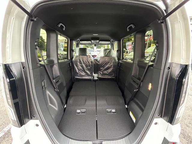 N-BOXカスタム ターボ/ホンダセンシング/届出済み未使用車/走行5KM/ 8インチホンダコネクトナビ/フルセグ/Bluetooth/バックカメラ/レーダークルコン/ブレーキホールド/両側PSD/ハーフレザーシート/シートヒーター/LEDヘッドライト/フォグ/純正15AW(18枚目)