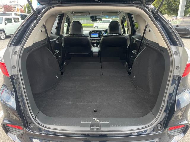 シャトル ハイブリッドX/八王子直仕入/25年製夏タイヤ装着/禁煙車/ 走行65134KM/シティブレーキアクティブシステム/社外ナビ/フルセグ/CD/DVD/Bluetooth/バックカメラ/クルコン/純正AW/ETC/MTモード/LEDヘッドライト/フォグ/ステリモ(18枚目)