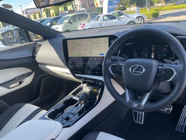 NX NX350h Fスポーツ/八王子直仕入/禁煙/ワンオーナー/ 走行4423KM/TRDフルエアロ/パノラマルーフ/ルーフレール/レクサスチームメイト/置くだけ充電/100V電源/デジタルインナーミラー/三眼ヘッドライト/14インチディスプレイオーディオ/保証書(19枚目)