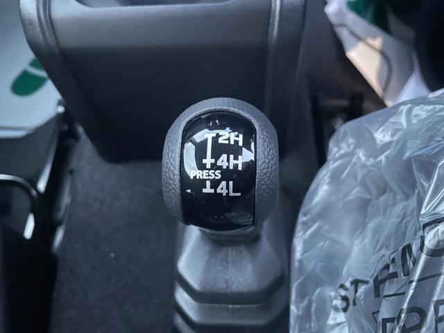 ジムニー XC/届出済み未使用車/走行5KM/パートタイム4WD/ デュアルセンサーブレーキサポート/誤発進抑制機能/車線逸脱警報/リアパーキングセンサー/シートヒーター/クルコン/ヒルディセントコントロール/ハイビームアシスト/LEDライト/ライトウォッシャー(23枚目)