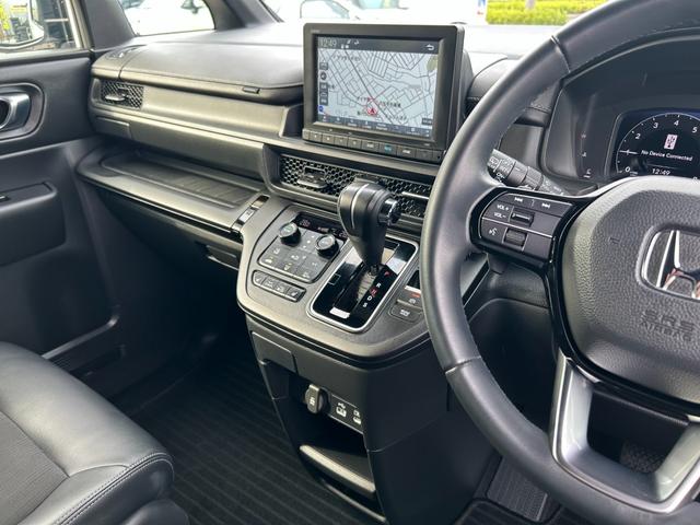 ステップワゴン スパーダ/ターボ/八王子直仕入/禁煙車/走行26003KM/ ホンダセンシング/純正8インチナビ/フルセグ/Bluetooth/バックカメラ/ETC/レーダークルコン/両側PSD/電動リアゲート/ハーフレザーシート/シートヒーター/LEDヘッドライト/フォグ(19枚目)