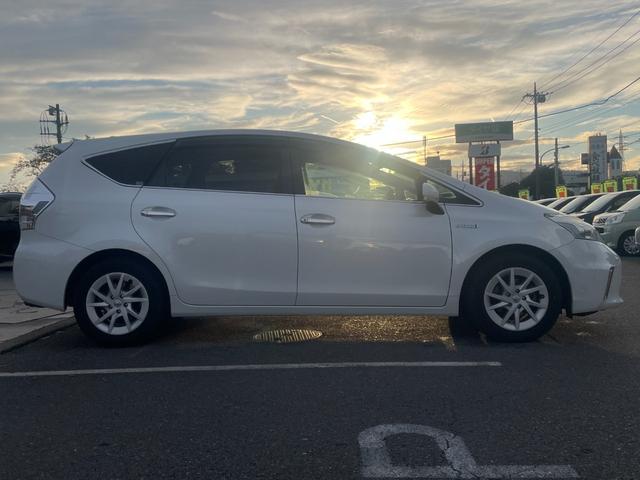 プリウスアルファ S/大阪仕入れ/走行55.958km/純正7インチSDナビ/ 車両接近通報装置/バックカメラ/デジタルインナーミラー/フルセグ/ビルトインETC/BT接続/USBソケット/CD/DVD/フォグ/盗難防止/アルミペダル/サイドバイザー/マット/フォグランプ(7枚目)