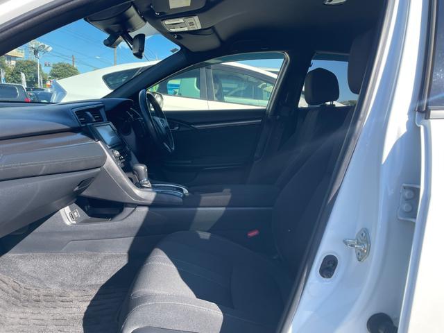 シビック ハッチバック　ホンダセンシング／禁煙車／走行４９６０４ｋｍ／　八王子直仕入／２３年製ヨコハマタイヤ／純正ナビ／バックカメラ／ビルトインＥＴＣ／衝突被害軽減システム／車線逸脱警告機能／コーナーセンサー／ＭＴモード／カーゴエリアカバー／オートクルーズコントロール（15枚目）