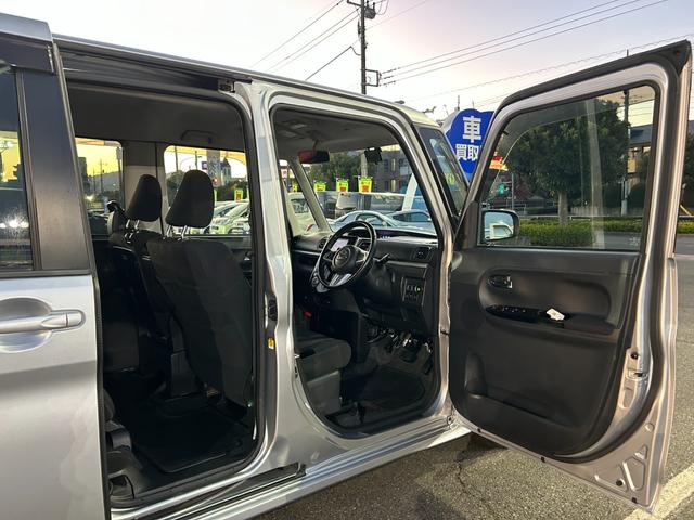 当社指定業者によるルームクリーニングの無料実施☆エンジンルーム内も専門業者がクリーニング致します。ボディーやガラス、アルミホイールのコーティングも格安で施工致します☆