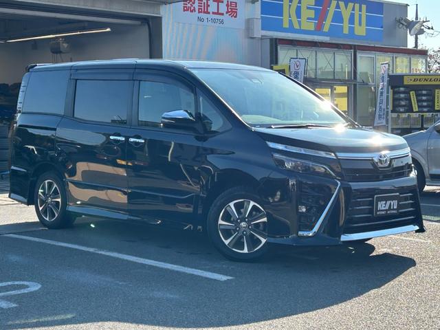 ヴォクシー ＺＳ　煌ＩＩＩ／八王子直仕入／ワンオーナー／特別仕様車／　ハーフレザーシート／トヨタセーフティセンス／社外９インチナビ／フリップダウンモニター／フルセグ／ＣＤ／ＤＶＤ／Ｂｌｕｅｔｏｏｔｈ／バックカメラ／ＥＴＣ／両側ＰＳＤ／ＬＥＤヘッドライト／フォグ／純正ＡＷ（6枚目）