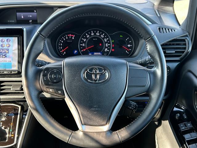 ヴォクシー ＺＳ　煌ＩＩＩ／八王子直仕入／ワンオーナー／特別仕様車／　ハーフレザーシート／トヨタセーフティセンス／社外９インチナビ／フリップダウンモニター／フルセグ／ＣＤ／ＤＶＤ／Ｂｌｕｅｔｏｏｔｈ／バックカメラ／ＥＴＣ／両側ＰＳＤ／ＬＥＤヘッドライト／フォグ／純正ＡＷ（12枚目）