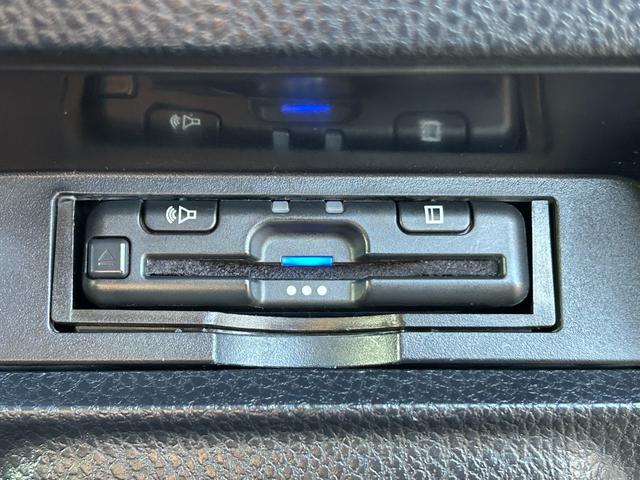 ヴォクシー ＺＳ　煌ＩＩＩ／八王子直仕入／ワンオーナー／特別仕様車／　ハーフレザーシート／トヨタセーフティセンス／社外９インチナビ／フリップダウンモニター／フルセグ／ＣＤ／ＤＶＤ／Ｂｌｕｅｔｏｏｔｈ／バックカメラ／ＥＴＣ／両側ＰＳＤ／ＬＥＤヘッドライト／フォグ／純正ＡＷ（29枚目）