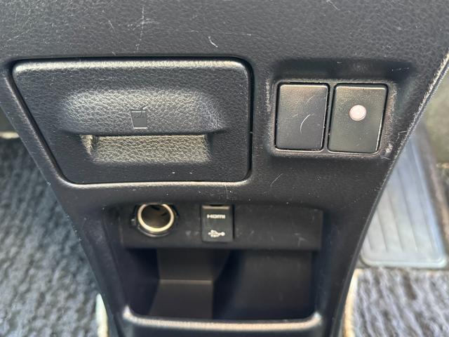 ヴォクシー ハイブリッドＺＳ　煌　９インチナビ　後席モニター　バックカメラ　衝突軽減　車線逸脱　オートハイビーム　Ｂｌｕｅｔｏｏｔｈ　ＣＤ　ＤＶＤ　フルＴＶ　ＥＴＣ２．０　両側電動スライド　ＬＥＤライト　保証書　取説（5枚目）