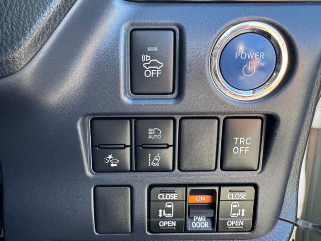 ヴォクシー ハイブリッドＺＳ　煌　９インチナビ　後席モニター　バックカメラ　衝突軽減　車線逸脱　オートハイビーム　Ｂｌｕｅｔｏｏｔｈ　ＣＤ　ＤＶＤ　フルＴＶ　ＥＴＣ２．０　両側電動スライド　ＬＥＤライト　保証書　取説（6枚目）