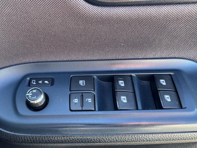 ヴォクシー ハイブリッドＺＳ　煌　９インチナビ　後席モニター　バックカメラ　衝突軽減　車線逸脱　オートハイビーム　Ｂｌｕｅｔｏｏｔｈ　ＣＤ　ＤＶＤ　フルＴＶ　ＥＴＣ２．０　両側電動スライド　ＬＥＤライト　保証書　取説（21枚目）