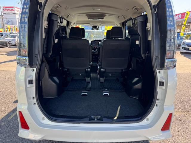 ヴォクシー ハイブリッドＺＳ　煌　９インチナビ　後席モニター　バックカメラ　衝突軽減　車線逸脱　オートハイビーム　Ｂｌｕｅｔｏｏｔｈ　ＣＤ　ＤＶＤ　フルＴＶ　ＥＴＣ２．０　両側電動スライド　ＬＥＤライト　保証書　取説（31枚目）