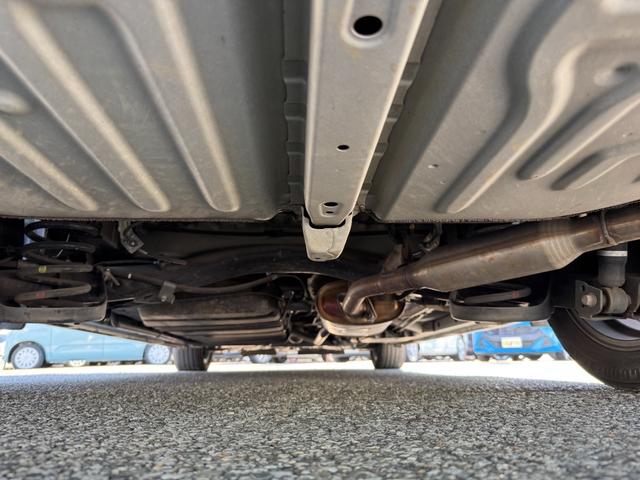 ヴォクシー ハイブリッドＺＳ　煌　９インチナビ　後席モニター　バックカメラ　衝突軽減　車線逸脱　オートハイビーム　Ｂｌｕｅｔｏｏｔｈ　ＣＤ　ＤＶＤ　フルＴＶ　ＥＴＣ２．０　両側電動スライド　ＬＥＤライト　保証書　取説（32枚目）