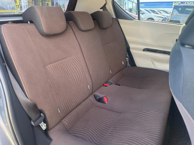 アクア Ｇ／八王子直仕入／走行７５１７３ｋｍ／ブレーキアシスト機能／　禁煙車／雹害車／ＥＢＤ機能付ＡＢＳ搭載／横滑り防止／ＣＤオーディオ／オートライト／盗難防止装置／プッシュスタート／革巻きステアリング／フロアマット／サイドバイザー／ヘッドライトレベライザー／スペアキー（14枚目）