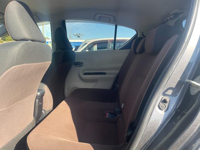 アクア Ｇ／八王子直仕入／走行７５１７３ｋｍ／ブレーキアシスト機能／　禁煙車／雹害車／ＥＢＤ機能付ＡＢＳ搭載／横滑り防止／ＣＤオーディオ／オートライト／盗難防止装置／プッシュスタート／革巻きステアリング／フロアマット／サイドバイザー／ヘッドライトレベライザー／スペアキー（16枚目）