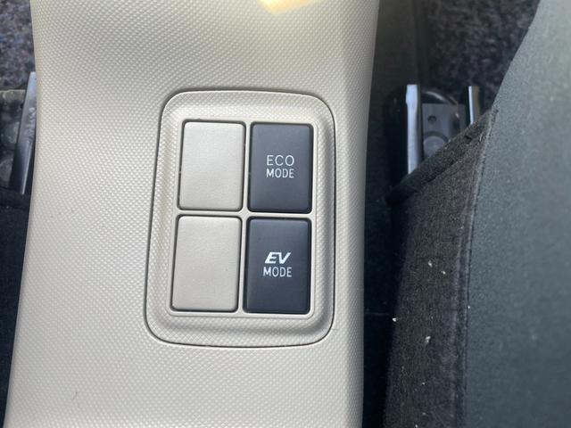 アクア Ｇ／八王子直仕入／走行７５１７３ｋｍ／ブレーキアシスト機能／　禁煙車／雹害車／ＥＢＤ機能付ＡＢＳ搭載／横滑り防止／ＣＤオーディオ／オートライト／盗難防止装置／プッシュスタート／革巻きステアリング／フロアマット／サイドバイザー／ヘッドライトレベライザー／スペアキー（26枚目）