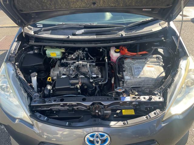 アクア Ｇ／八王子直仕入／走行７５１７３ｋｍ／ブレーキアシスト機能／　禁煙車／雹害車／ＥＢＤ機能付ＡＢＳ搭載／横滑り防止／ＣＤオーディオ／オートライト／盗難防止装置／プッシュスタート／革巻きステアリング／フロアマット／サイドバイザー／ヘッドライトレベライザー／スペアキー（31枚目）