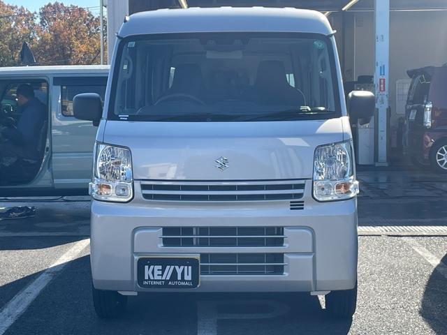 エブリイ ＰＡ／弊社リースアップ／オーバーヘッドコンソール／禁煙車／　走行７１１０ＫＭ／スズキセーフティサポート／レーンアシスト／コーナーセンサー／両側手動スライドドア／オートライト／横滑り防止機能／ヘッドイライトレベライザー／ラバーマット／保証書／取扱説明書（5枚目）