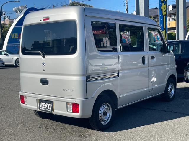 エブリイ ＰＡ／弊社リースアップ／オーバーヘッドコンソール／禁煙車／　走行７１１０ＫＭ／スズキセーフティサポート／レーンアシスト／コーナーセンサー／両側手動スライドドア／オートライト／横滑り防止機能／ヘッドイライトレベライザー／ラバーマット／保証書／取扱説明書（8枚目）