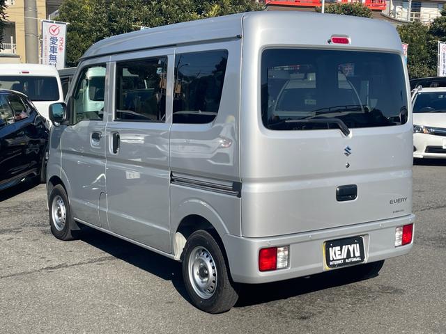 エブリイ ＰＡ／弊社リースアップ／オーバーヘッドコンソール／禁煙車／　走行７１１０ＫＭ／スズキセーフティサポート／レーンアシスト／コーナーセンサー／両側手動スライドドア／オートライト／横滑り防止機能／ヘッドイライトレベライザー／ラバーマット／保証書／取扱説明書（10枚目）