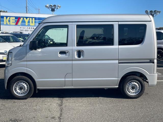 エブリイ ＰＡ／弊社リースアップ／オーバーヘッドコンソール／禁煙車／　走行７１１０ＫＭ／スズキセーフティサポート／レーンアシスト／コーナーセンサー／両側手動スライドドア／オートライト／横滑り防止機能／ヘッドイライトレベライザー／ラバーマット／保証書／取扱説明書（11枚目）