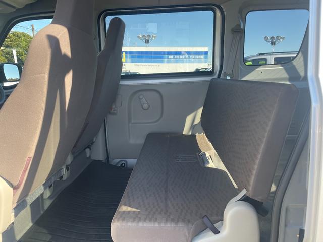 エブリイ ＰＡ／弊社リースアップ／オーバーヘッドコンソール／禁煙車／　走行７１１０ＫＭ／スズキセーフティサポート／レーンアシスト／コーナーセンサー／両側手動スライドドア／オートライト／横滑り防止機能／ヘッドイライトレベライザー／ラバーマット／保証書／取扱説明書（16枚目）