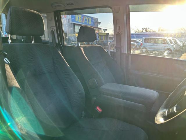 ステップワゴンスパーダ Ｚ　クールスピリット／ＨＤＤインターナビ／マルチビュー／　特別仕様車／千葉仕入／走行６０９２７ＫＭ／リアモニター／フルセグ／ＣＤ／ＤＶＤ／両側ＰＳＤ／ＨＩＤヘッドライト／オートライト／フォグ／ＥＴＣ車載器／ＭＴモード／スマートキー／盗難防止装置／純正ＡＷ（12枚目）