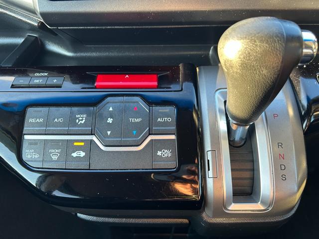 ステップワゴンスパーダ Ｚ　クールスピリット／ＨＤＤインターナビ／マルチビュー／　特別仕様車／千葉仕入／走行６０９２７ＫＭ／リアモニター／フルセグ／ＣＤ／ＤＶＤ／両側ＰＳＤ／ＨＩＤヘッドライト／オートライト／フォグ／ＥＴＣ車載器／ＭＴモード／スマートキー／盗難防止装置／純正ＡＷ（21枚目）