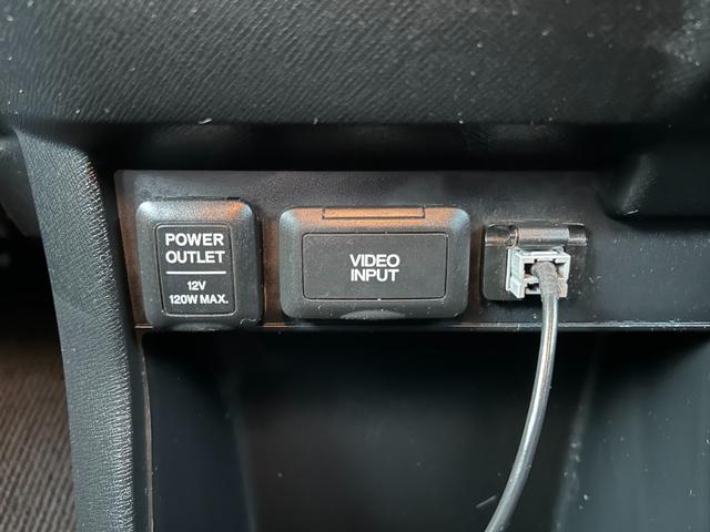 ステップワゴンスパーダ Ｚ　クールスピリット／ＨＤＤインターナビ／マルチビュー／　特別仕様車／千葉仕入／走行６０９２７ＫＭ／リアモニター／フルセグ／ＣＤ／ＤＶＤ／両側ＰＳＤ／ＨＩＤヘッドライト／オートライト／フォグ／ＥＴＣ車載器／ＭＴモード／スマートキー／盗難防止装置／純正ＡＷ（22枚目）