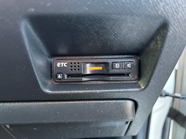 ステップワゴンスパーダ Ｚ　クールスピリット／ＨＤＤインターナビ／マルチビュー／　特別仕様車／千葉仕入／走行６０９２７ＫＭ／リアモニター／フルセグ／ＣＤ／ＤＶＤ／両側ＰＳＤ／ＨＩＤヘッドライト／オートライト／フォグ／ＥＴＣ車載器／ＭＴモード／スマートキー／盗難防止装置／純正ＡＷ（30枚目）