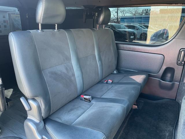 ハイエースバン スーパーGLダークプライムII/ワイドボディ/ミドルルーフ/ ベッドキット/ディーゼルターボ/八王子直仕入/走行40067KM/禁煙車/アルパインフローティングナビ&フリップダウンモニター/デジタルインナーミラー/両側PSD/フルセグ/BT/Bカメラ/ETC(14枚目)