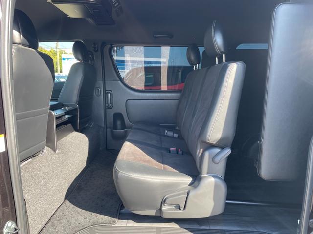ハイエースバン スーパーGLダークプライムII/ワイドボディ/ミドルルーフ/ ベッドキット/ディーゼルターボ/八王子直仕入/走行40067KM/禁煙車/アルパインフローティングナビ&フリップダウンモニター/デジタルインナーミラー/両側PSD/フルセグ/BT/Bカメラ/ETC(17枚目)