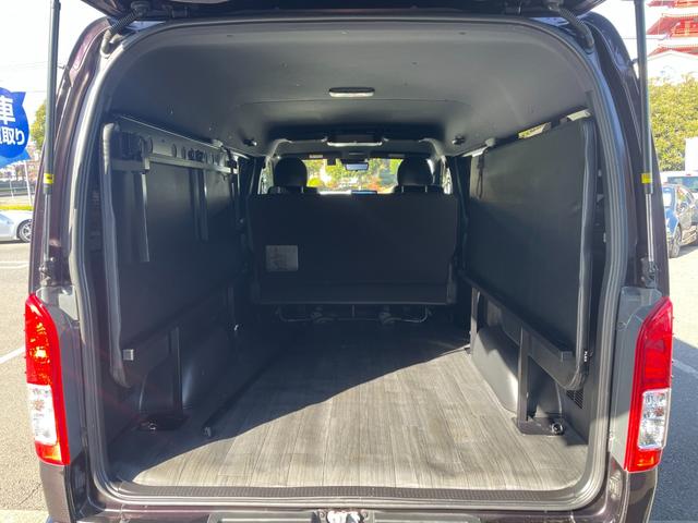ハイエースバン スーパーGLダークプライムII/ワイドボディ/ミドルルーフ/ ベッドキット/ディーゼルターボ/八王子直仕入/走行40067KM/禁煙車/アルパインフローティングナビ&フリップダウンモニター/デジタルインナーミラー/両側PSD/フルセグ/BT/Bカメラ/ETC(18枚目)